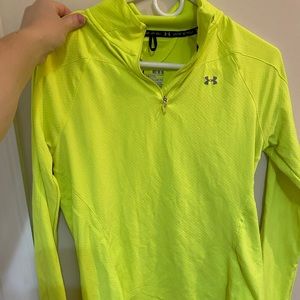 Under armor pull over medium